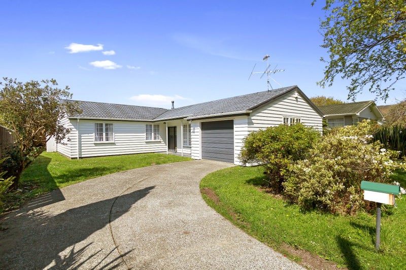 9 Airdrie Avenue, Epuni, Lower Hutt - Carousel 1