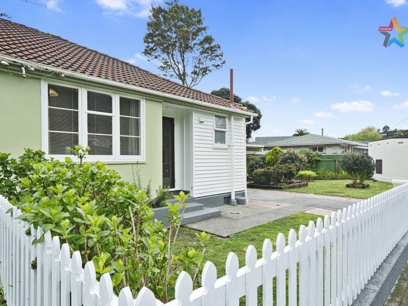 2/339 Riverside Drive, Fairfield, Lower Hutt - Carousel 1