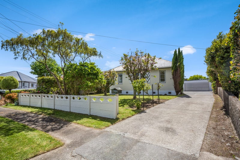 13 Melvill Grove, Waterloo, Lower Hutt - Carousel 1