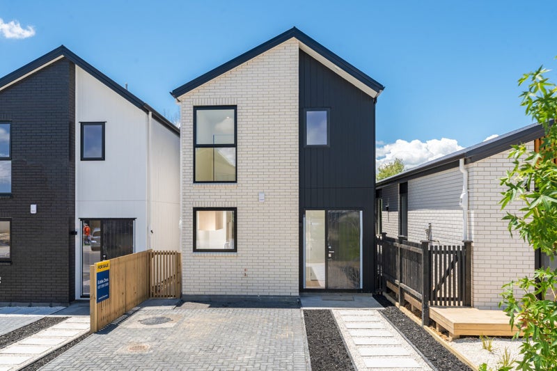 18 Paretao Street, Massey, Auckland - Carousel 1