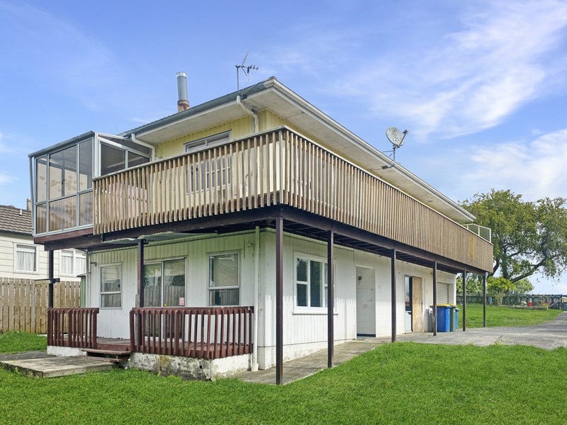 50 View Road, Henderson, Auckland - Carousel 2