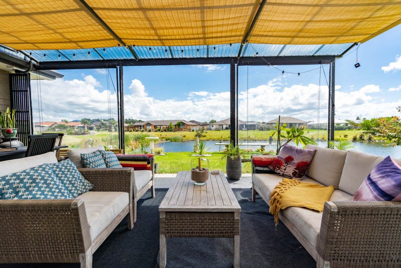 3 Kamahi Place, One Tree Point - Carousel 1