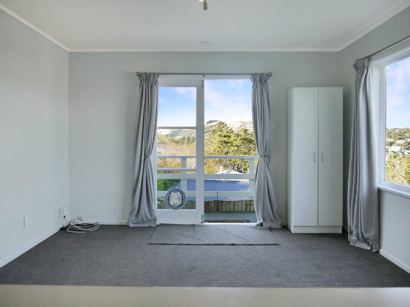 34 Stewart Drive, Newlands, Wellington - Carousel 2