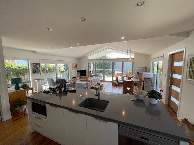 3/8 Cecil Road, Milford, Auckland - Carousel 2