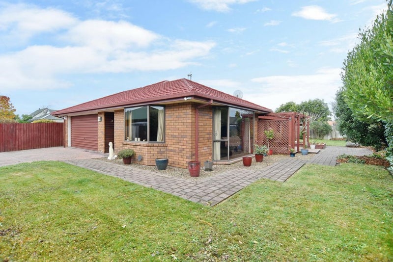 18 Glenconnor Place, Burwood, Christchurch - Carousel 1