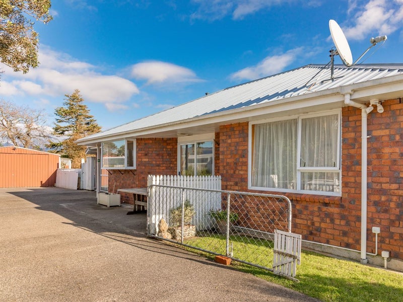 14 Gladstone Street, Westport, Westport - Carousel 2