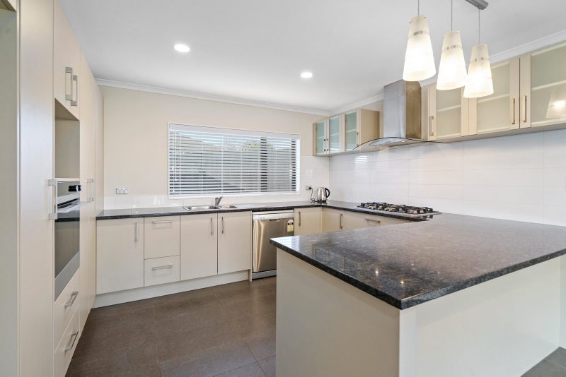 13 Alpers Ridge, Leamington, Cambridge - Carousel 2