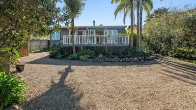 47 Frank Street, Oneroa, Waiheke Island - Carousel 1