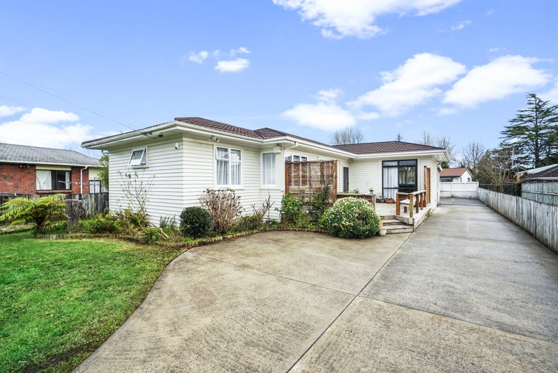 10 Odette Street, Bader, Hamilton - Carousel 1
