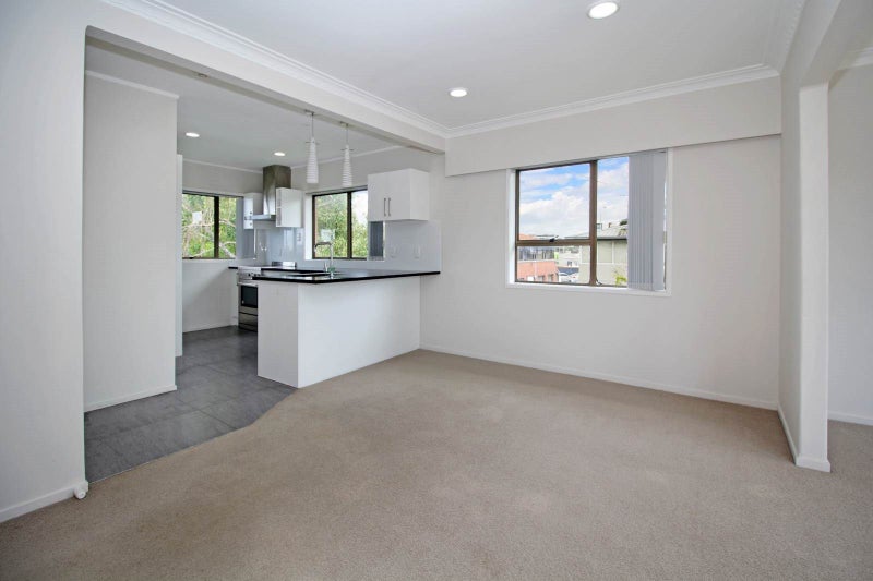 2/21 Bracken Avenue, Takapuna, Auckland - Carousel 2