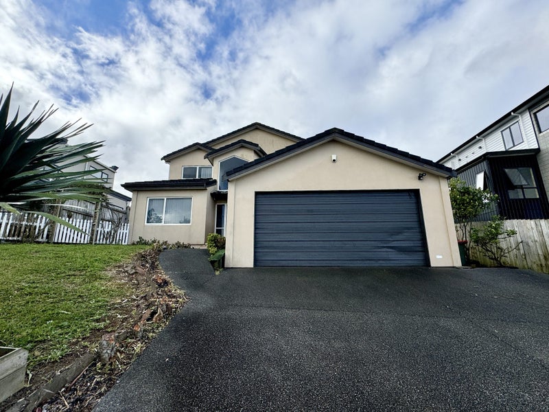 4 Highgrove Lane, Totara Vale, Auckland - Carousel 1