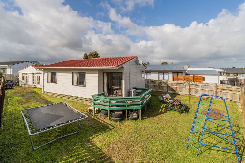 2/14 Hatherley Place, Clendon Park, Auckland - Carousel 2