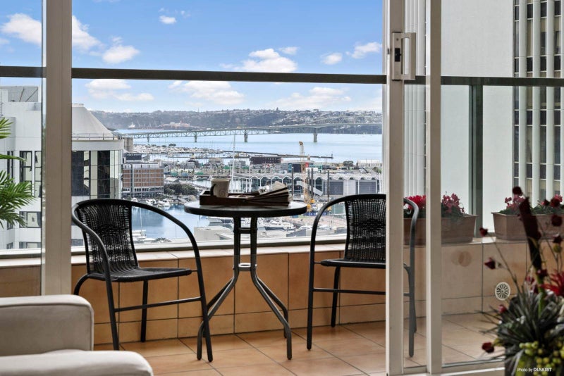 1601/8 Albert Street, Auckland Central, Auckland - Carousel 1