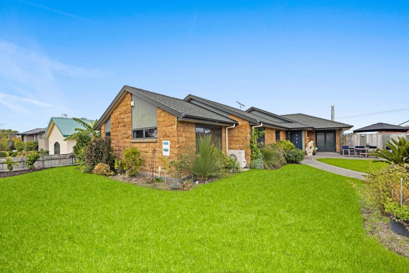 34 Kinder Street, Acacia Bay, Taupo - Carousel 1