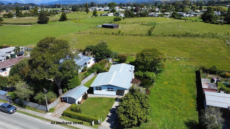 42 Meihana Street, Takaka - Carousel 20