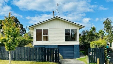 110 Sycamore Drive, Sunnynook, Auckland - Carousel 1