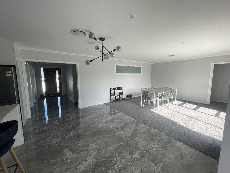 22 Kerrigan Crescent, Wallaceville, Upper Hutt - Carousel 2