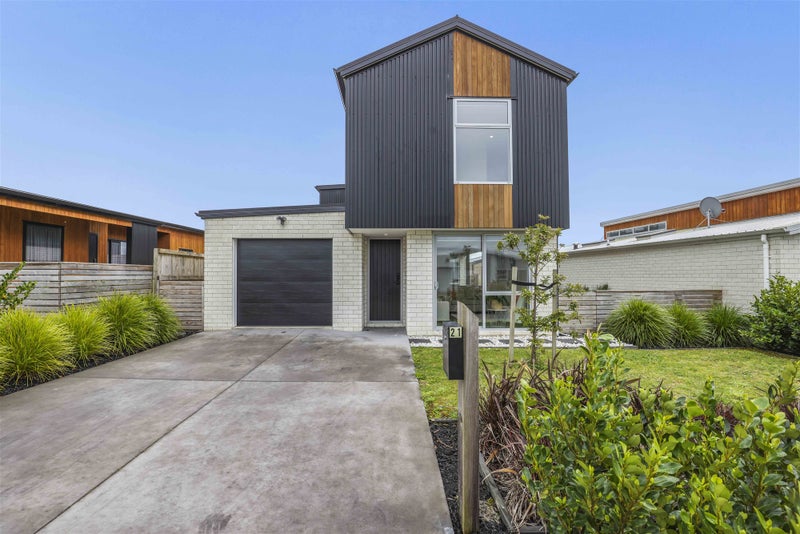 21 Whakapono Avenue, Baverstock, Hamilton - Carousel 2