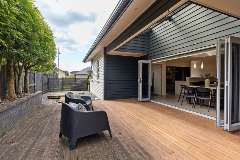 23 Langdale Court, Huntington, Hamilton - Carousel 2