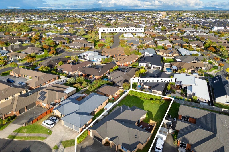 7 Hampshire Court, Flagstaff, Hamilton - Carousel 2