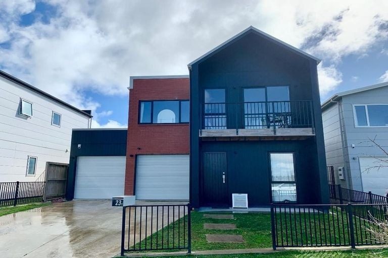 23 Tennille Street, Flagstaff, Hamilton - Carousel 1