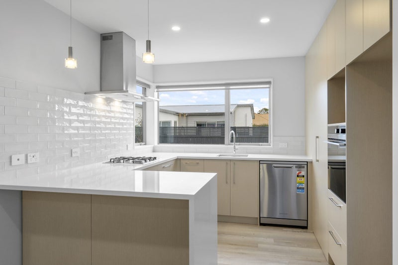 1 Kakapo Lane, Redwood, Christchurch - Carousel 2