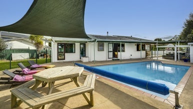 11 Donegal Crescent, Tamatea, Napier - Carousel 1