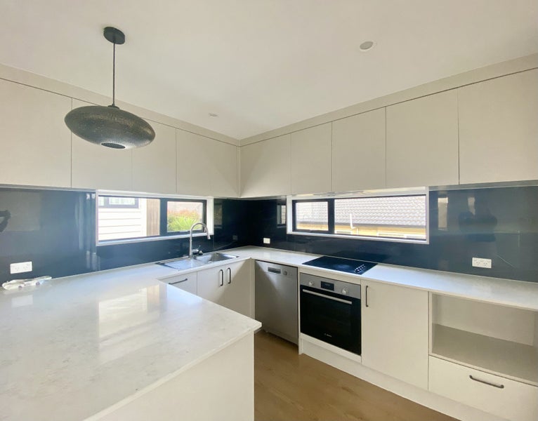 26A Holland Avenue, Point England, Auckland - Carousel 2