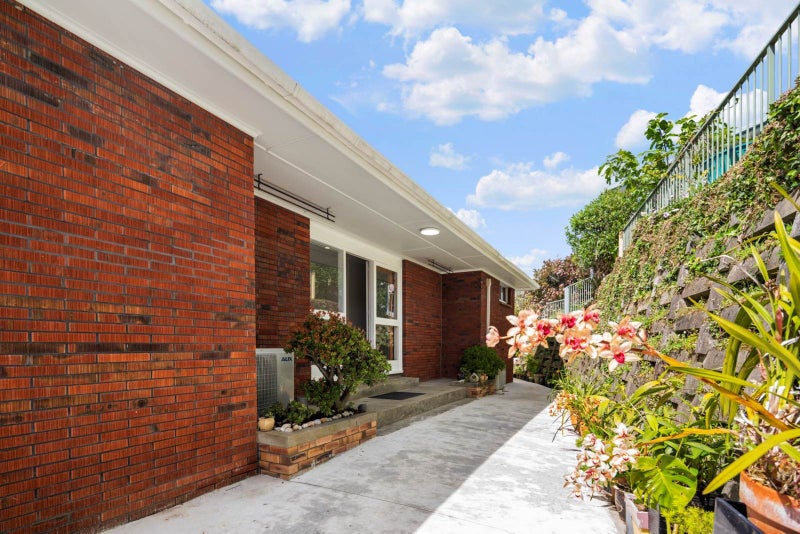 1/7 Dalmeny Close, Murrays Bay, Auckland - Carousel 1