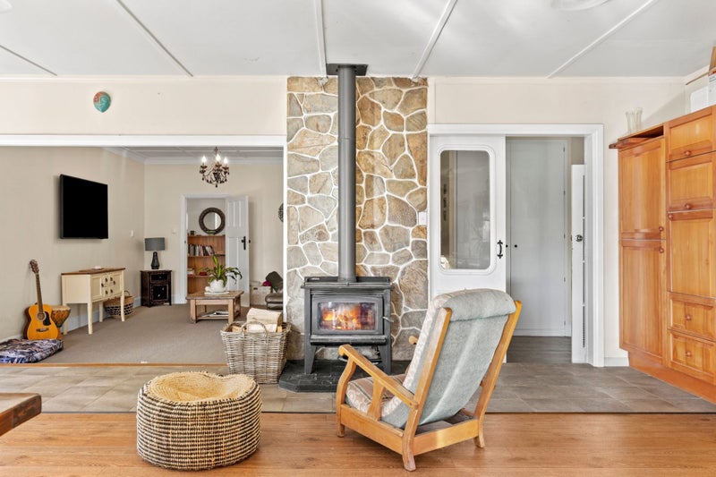 656 East Takaka Road, East Takaka - Carousel 2