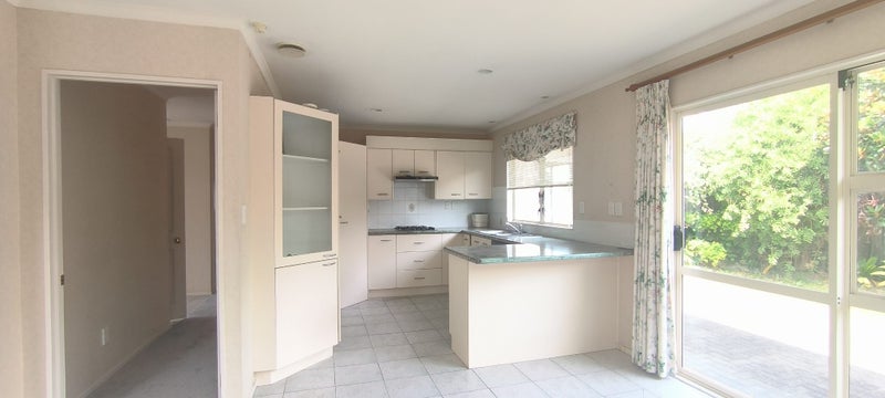 1/11 Athenry Place, Dannemora, Auckland - Carousel 1
