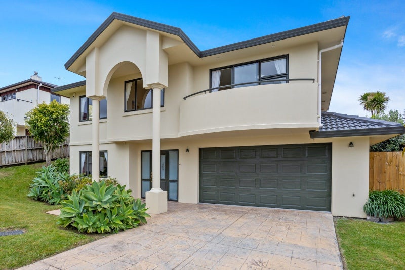 17 Rosebay Rise, Henderson, Auckland - Carousel 1