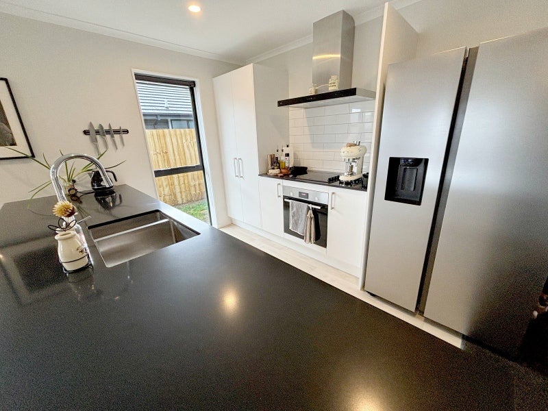 7 Ellesmere Street, Marshland, Christchurch - Carousel 2