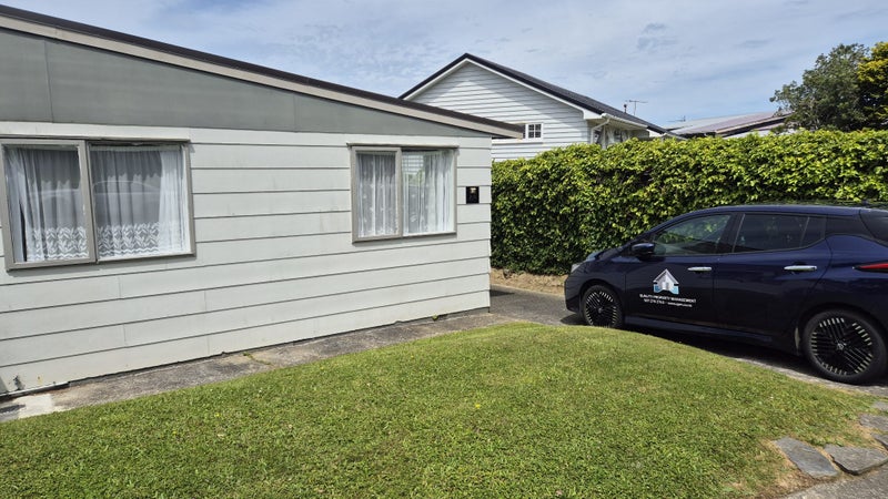 10B Camellia Terrace, Maungaraki, Lower Hutt - Carousel 16