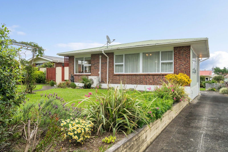 2 Carlton Street, Te Aroha, Te Aroha - Carousel 1