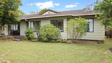 3 Birdwood Road, Swanson, Auckland - Carousel 1