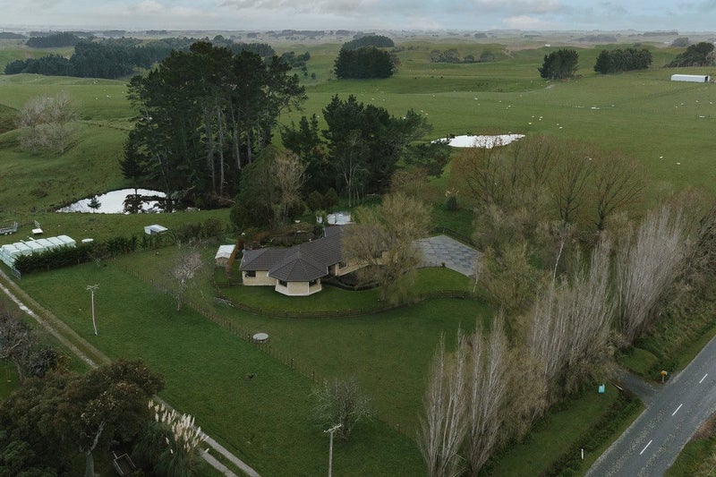261 Watershed Road, Bunnythorpe, Palmerston North - Carousel 2