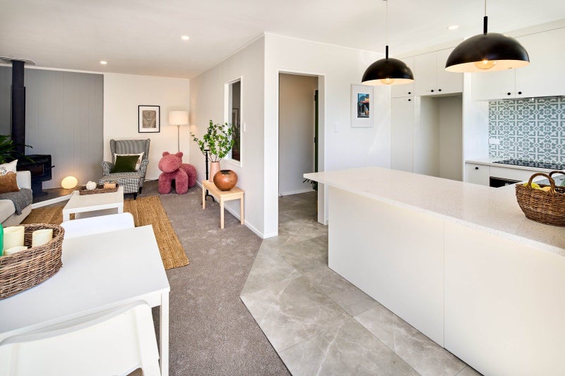 39A Edgecombe Street, Newlands, Wellington - Carousel 1