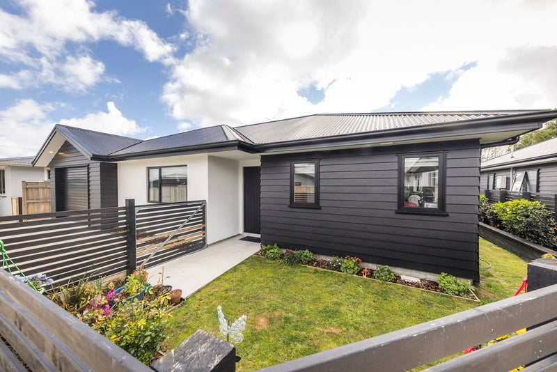 24A Roberts Line, Kelvin Grove, Palmerston North - Carousel 1