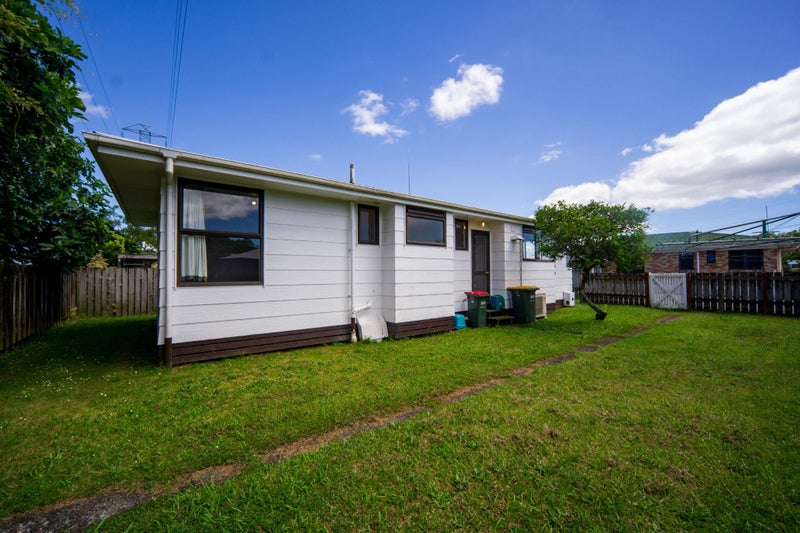 7 Yorkshire Road, Silverdale, Hamilton - Carousel 1
