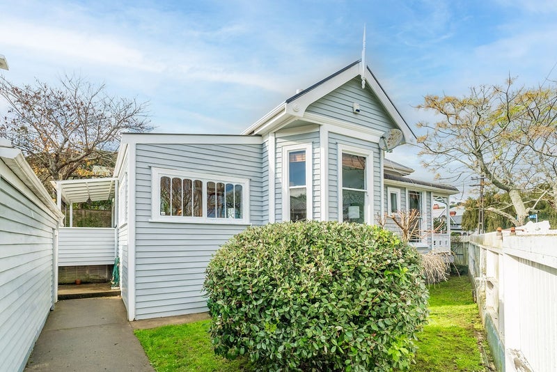 17 Sylvan Avenue West, Mount Eden, Auckland - Carousel 2