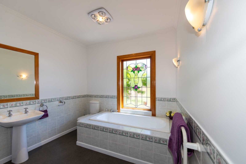 317 Lovedale Road, Saint Leonards, Hastings - Carousel 20