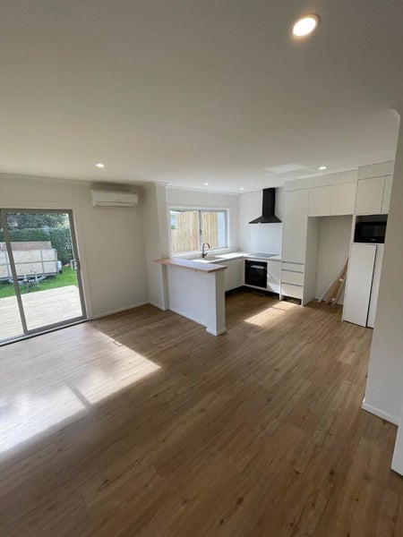 4/35 Riversdale Road, Avondale, Auckland - Carousel 1