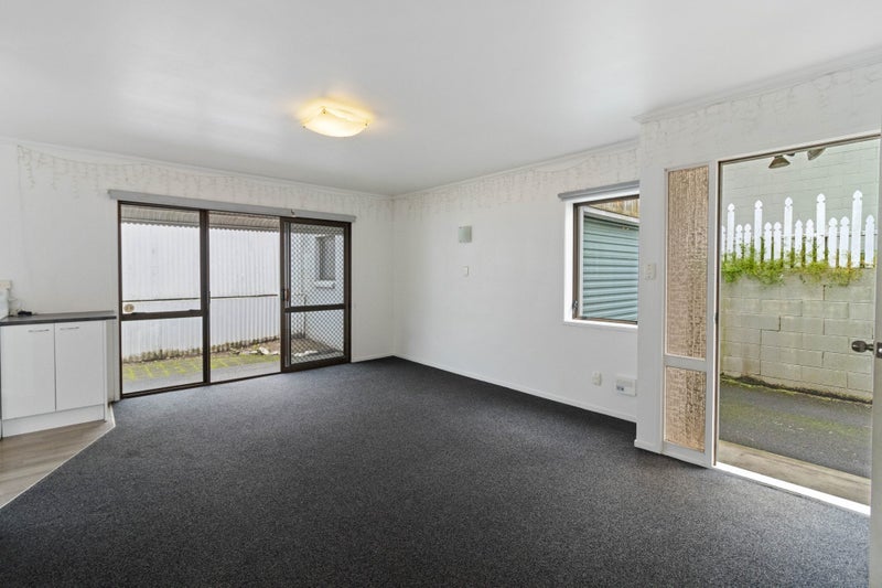 2/11A Union Street, Claudelands, Hamilton - Carousel 2
