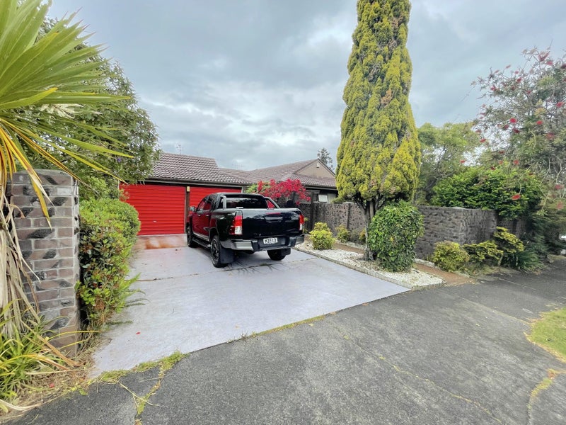 47 Chatswood Grove, Chatswood, Auckland - Carousel 1