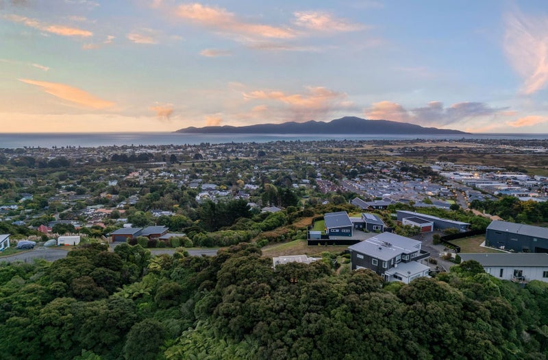 2 Ocean Vista Lane, Paraparaumu - Carousel 2
