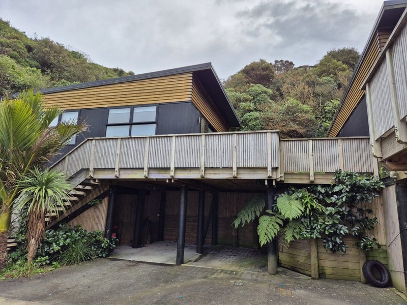 16 Appleton Place, Karori, Wellington - Carousel 1