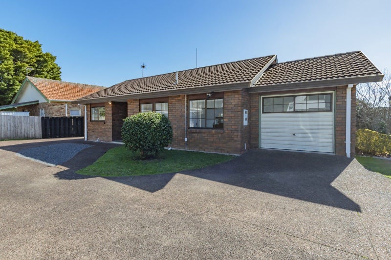 2/10 Great South Road, Papakura, Auckland - Carousel 1