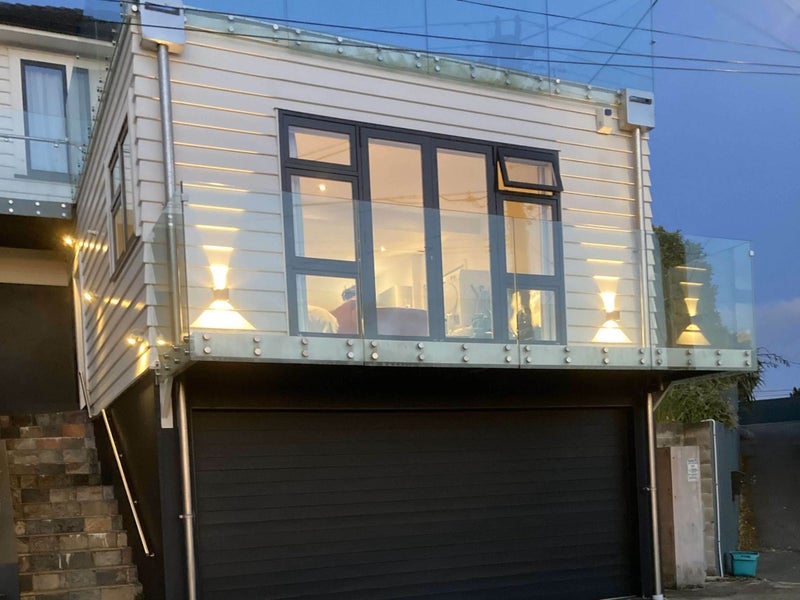 1A Clive Road, Khandallah, Wellington - Carousel 1