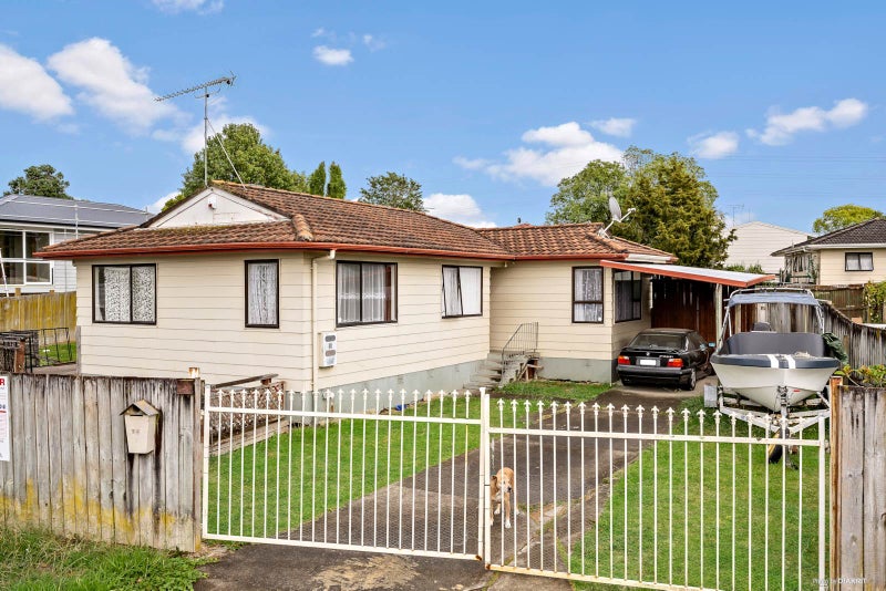 39 Secretariat Place, Randwick Park, Auckland - Carousel 1